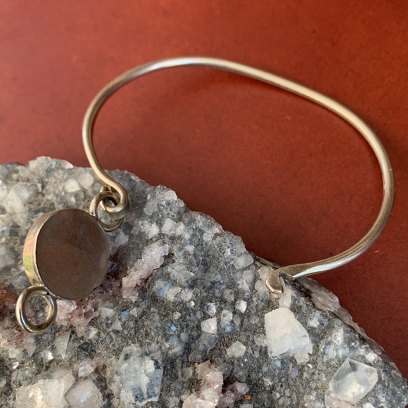 W typewriter key bracelet - Picture 5 of 5